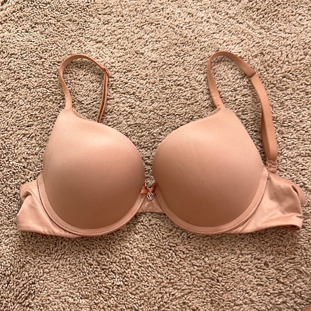 VICTORIA’S SECRET Smooth Push-Up Perfect Shape Bra Nude